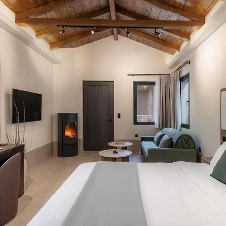 Hill Aparthotel 4*